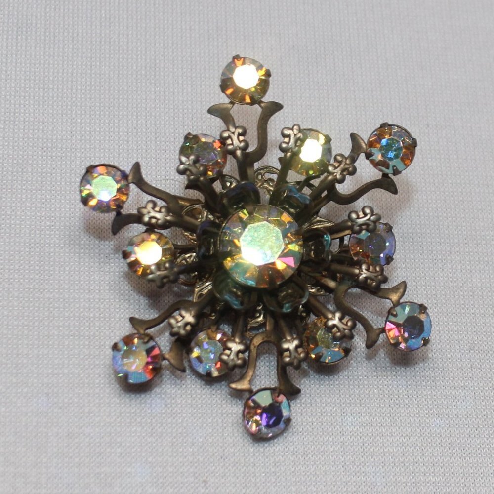 Vintage Snowflake Pin Brooch Aurora Borealis Rhinestone Gold Tone